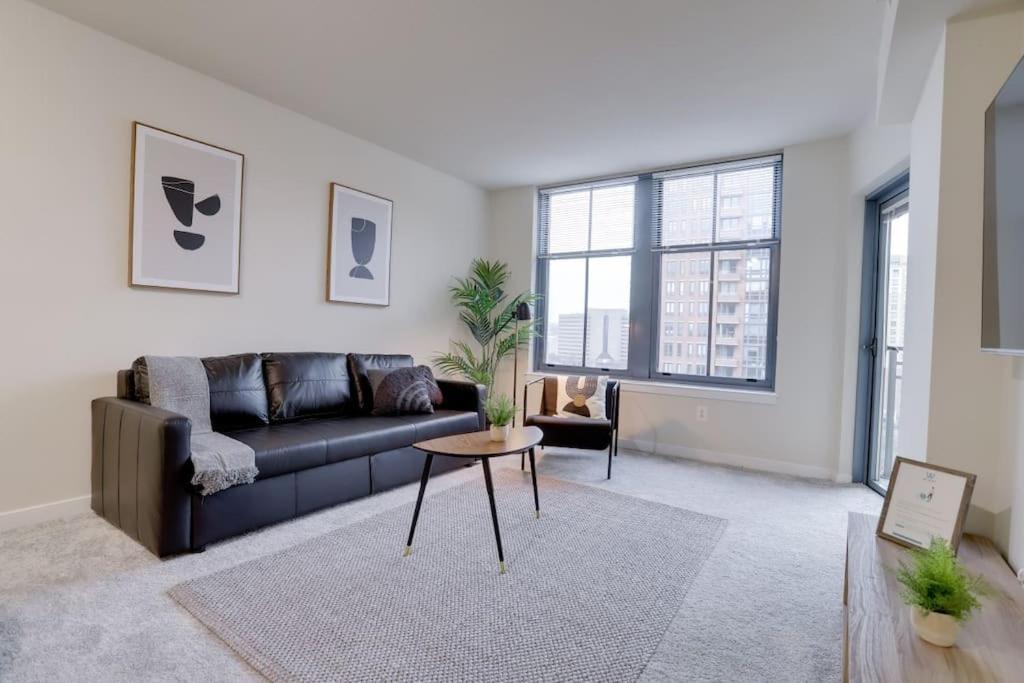 Condo With Gym And Pool In Pentagon City 8Min To Dca 阿林顿 外观 照片