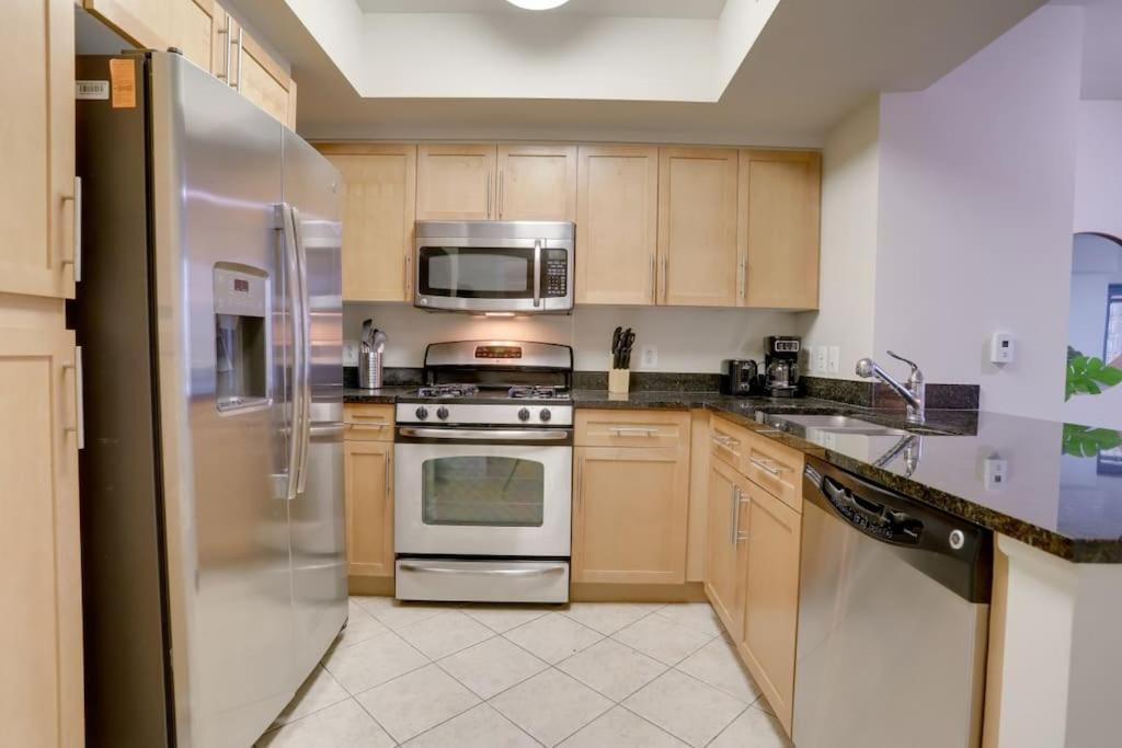 Condo With Gym And Pool In Pentagon City 8Min To Dca 阿林顿 外观 照片